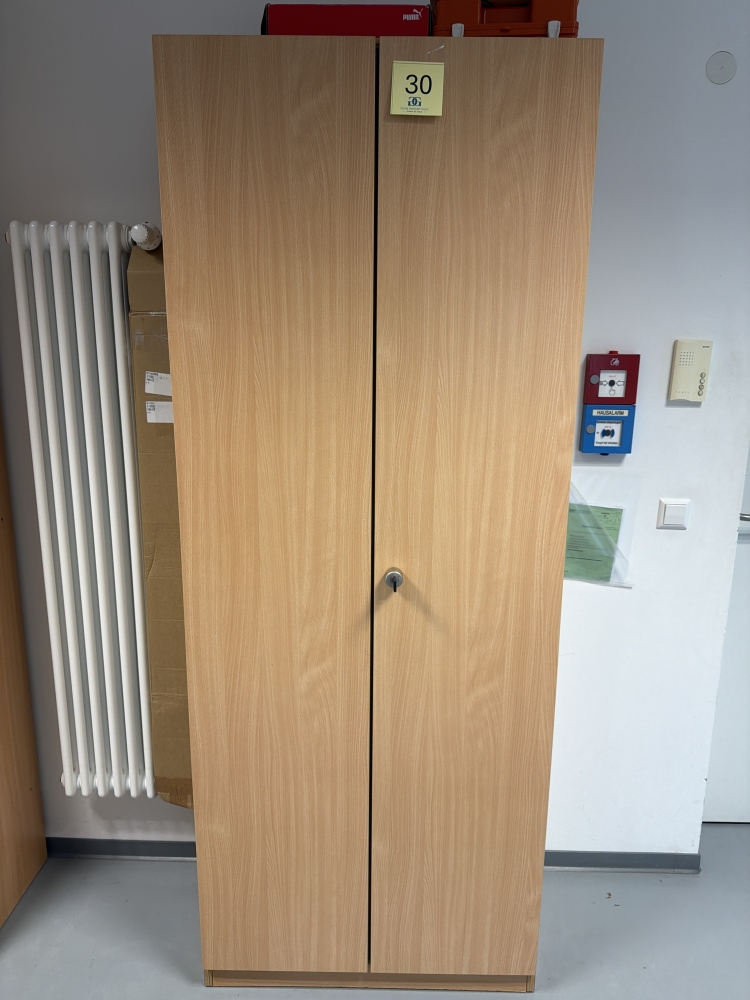 Armoire avec contenu