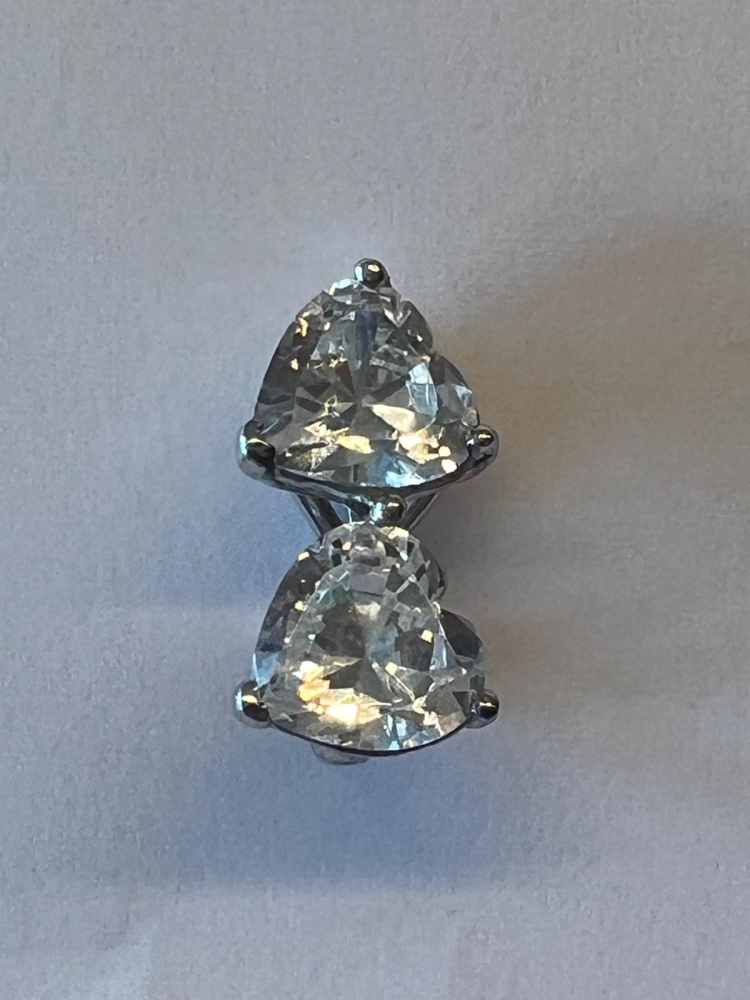 Boucle d'oreille en métal