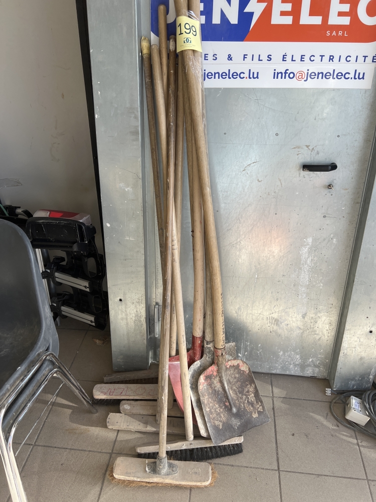 Lot de pelle et balais