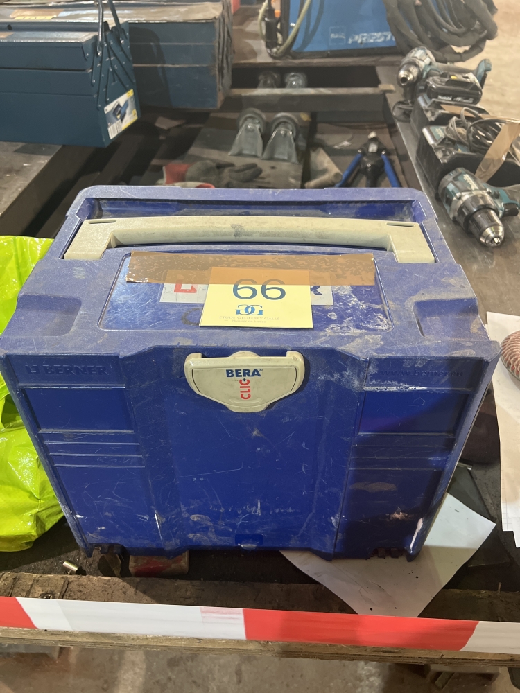 Boîte avec calles en plastique