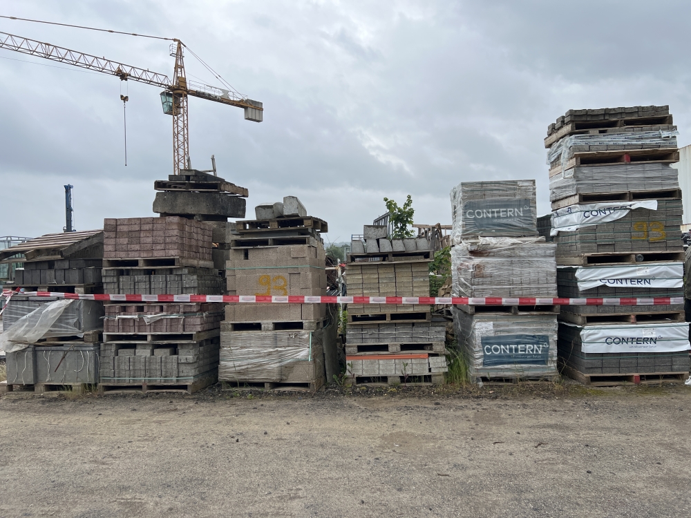 Lot de pierres , pavés et blocs