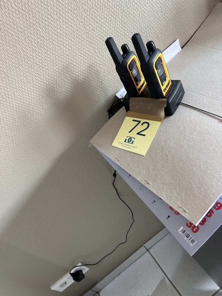 Walkie talkie avec chargeur