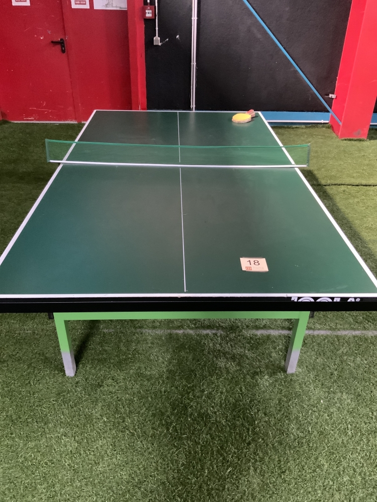 Table de tennis de table