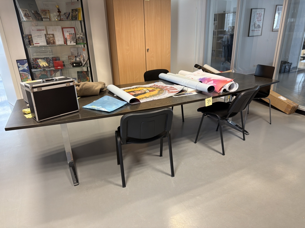 Table de conférence avec 6 chaises