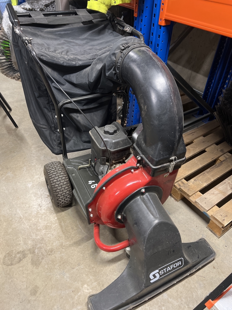 Aspirateur de feuilles