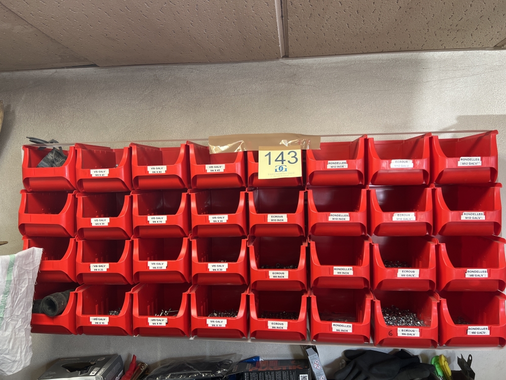 Boîtes de rangement avec vis et écroux