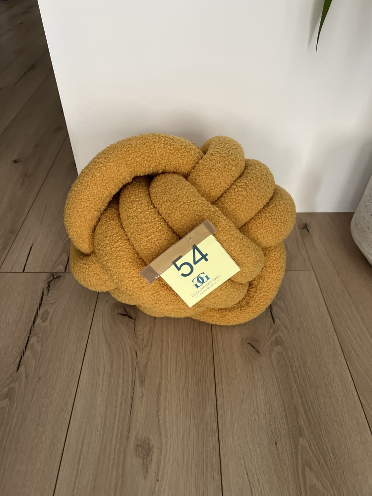 Coussin en forme de noeud
