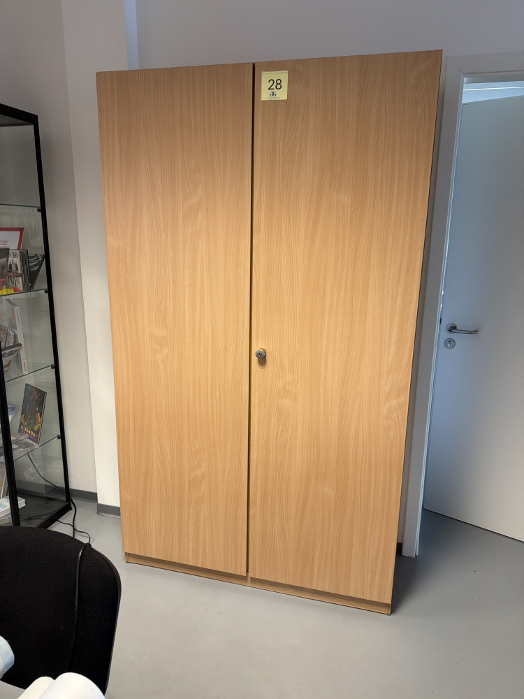 Armoire (avec contenu)