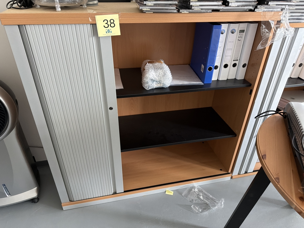 Armoire avec porte coulissante