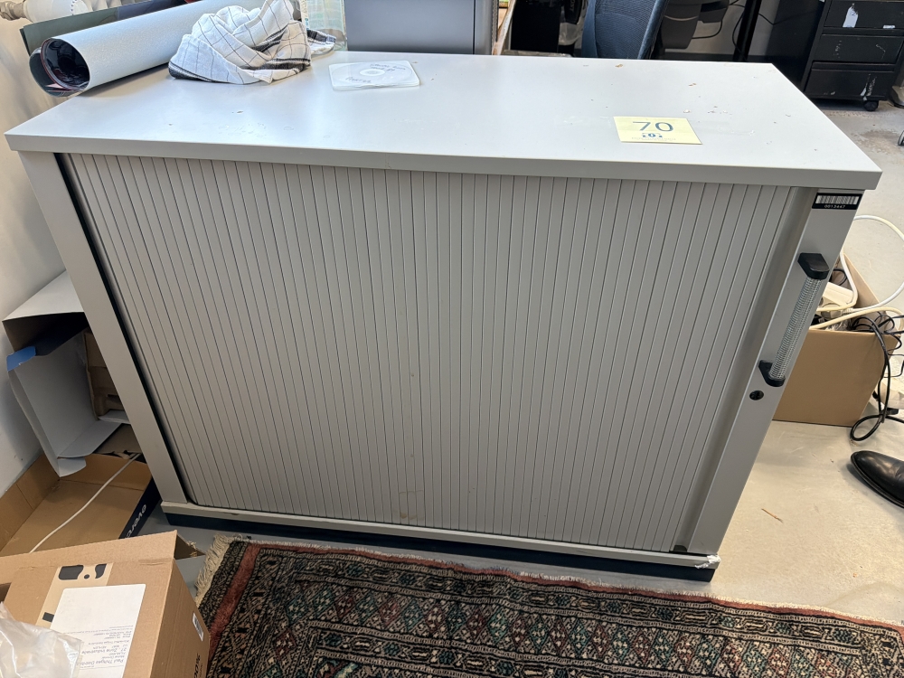 Armoire avec porte coulissante