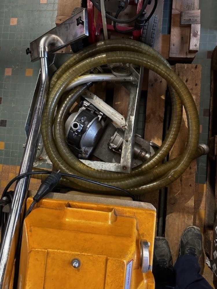 Aspirateur permanent à liquide