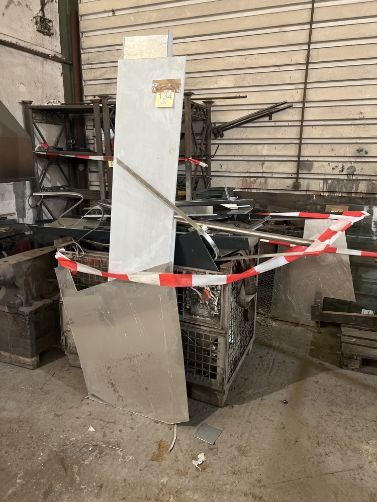 Lot de ferraille dans conteneur