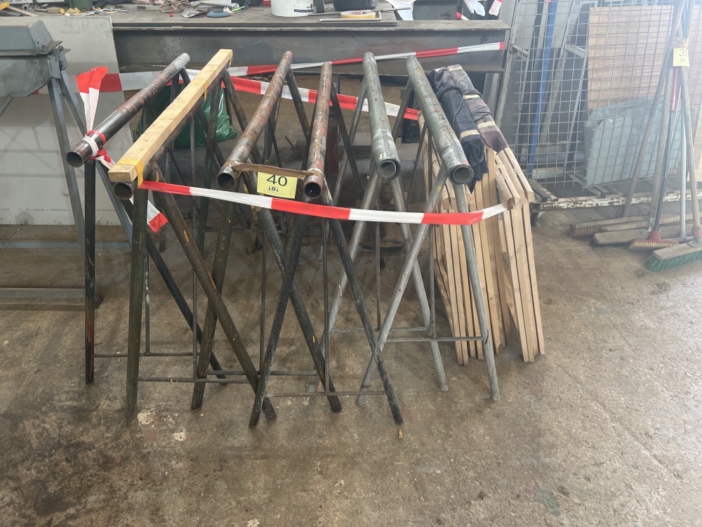 Lot de 12 support en métal et bois