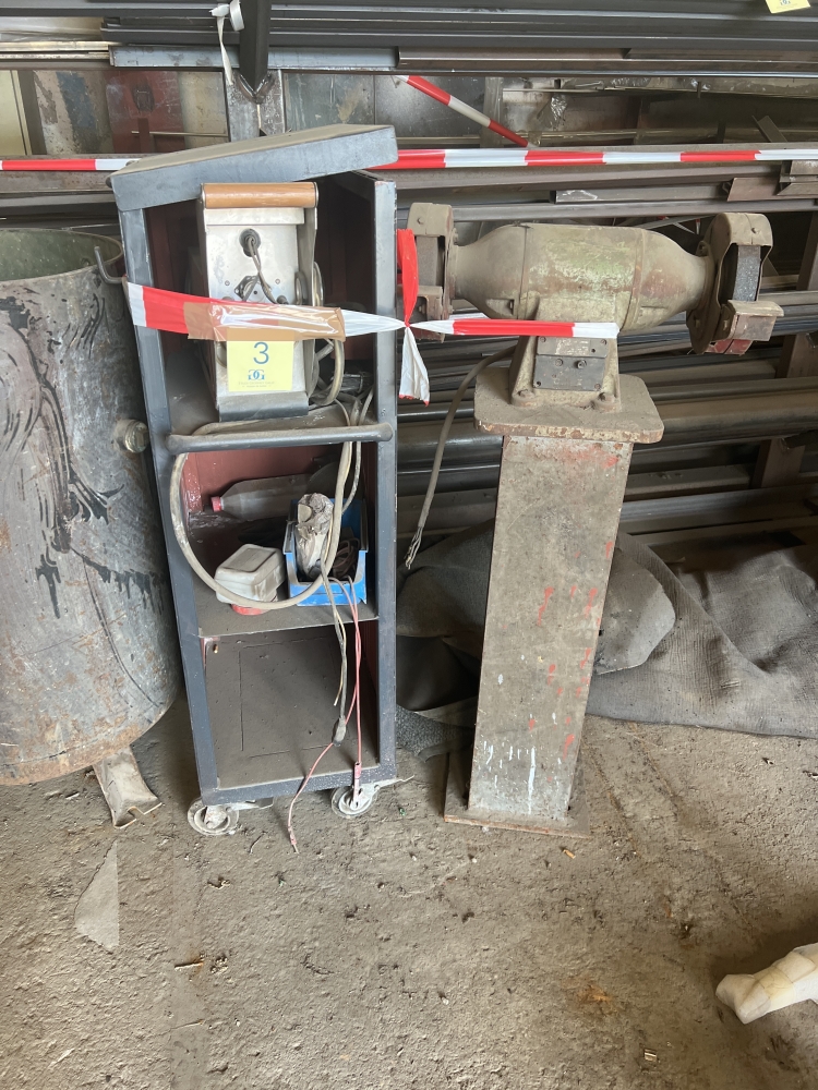 Double meules avec étagère sur roulettes et poste à souder